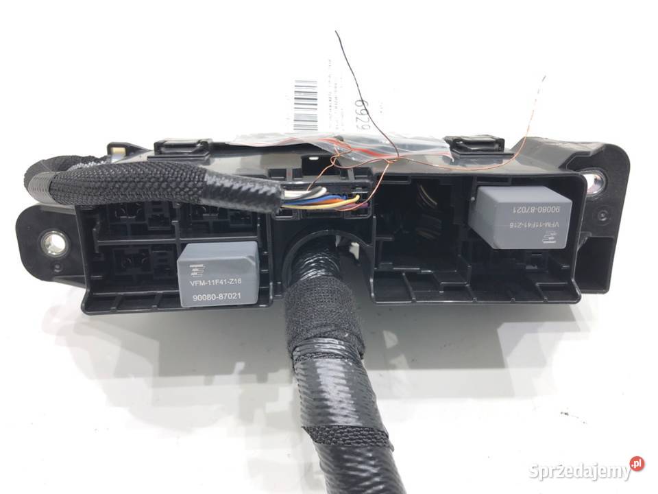 SKRZYNKA BEZPIECZNIKÓW TOYOTA COROLLA E21