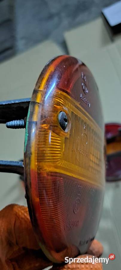 Klosze lamp tylnych Hella ciężarowe rolnicze ciężarowe pomorskie Luzino