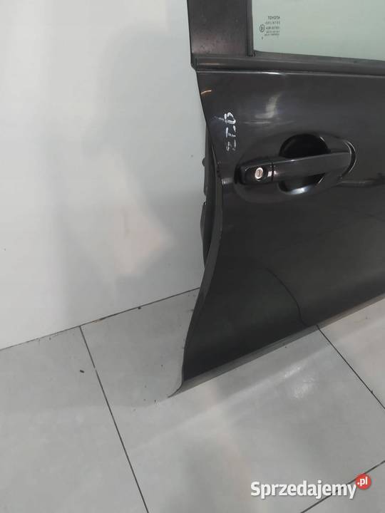 DRZWI PRAWE PRZÓD 209 Toyota Yaris II 20052011
