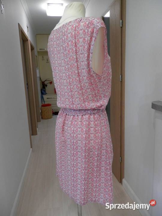 Sukienka Kremowa z Nadrukiem Wymarzona na Lato