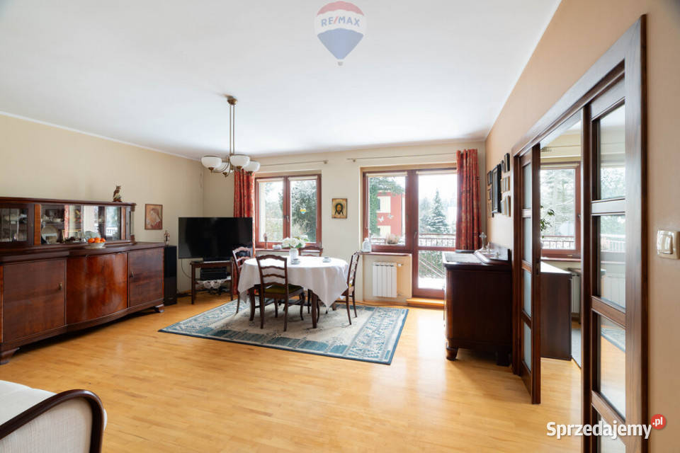 Ładny dom z potencjałem w lokalizacji utwardzona Puszczykowo