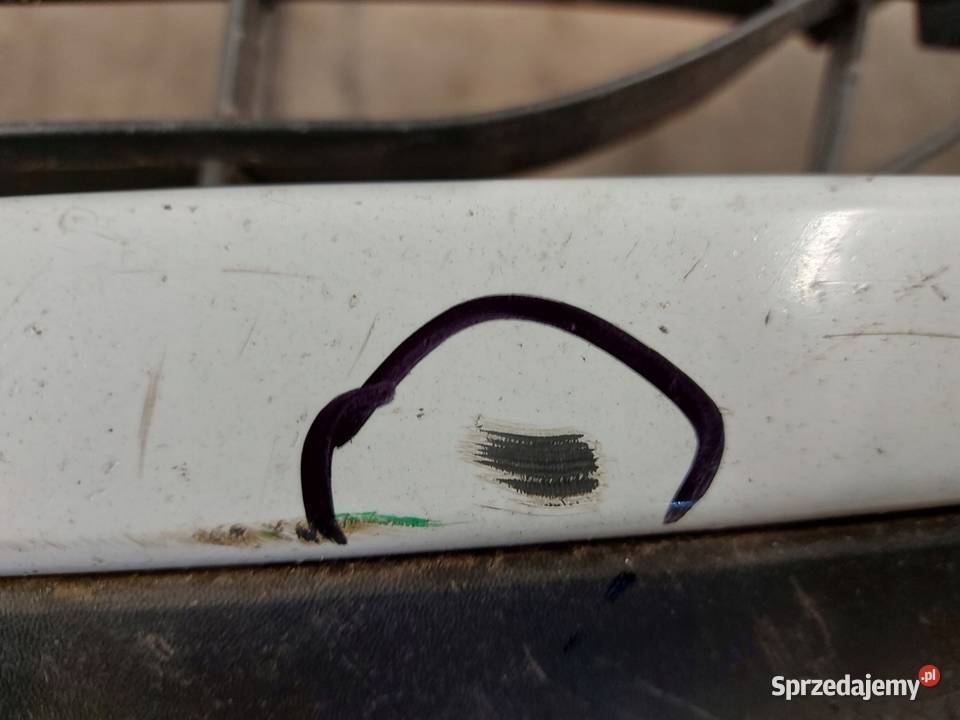 RENAULT MEGANE III 10r Zderzak przód przedni Kielce