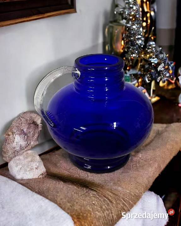 Szklany kobaltowy wazon