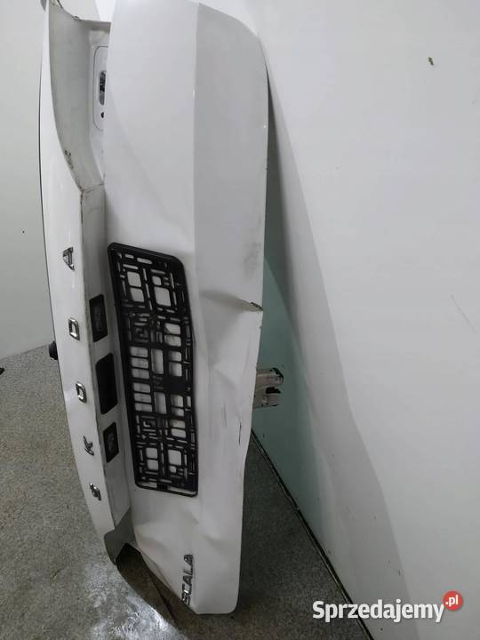 KLAPA TYŁ SZYBA USZKODZONA Skoda Scala I 2019