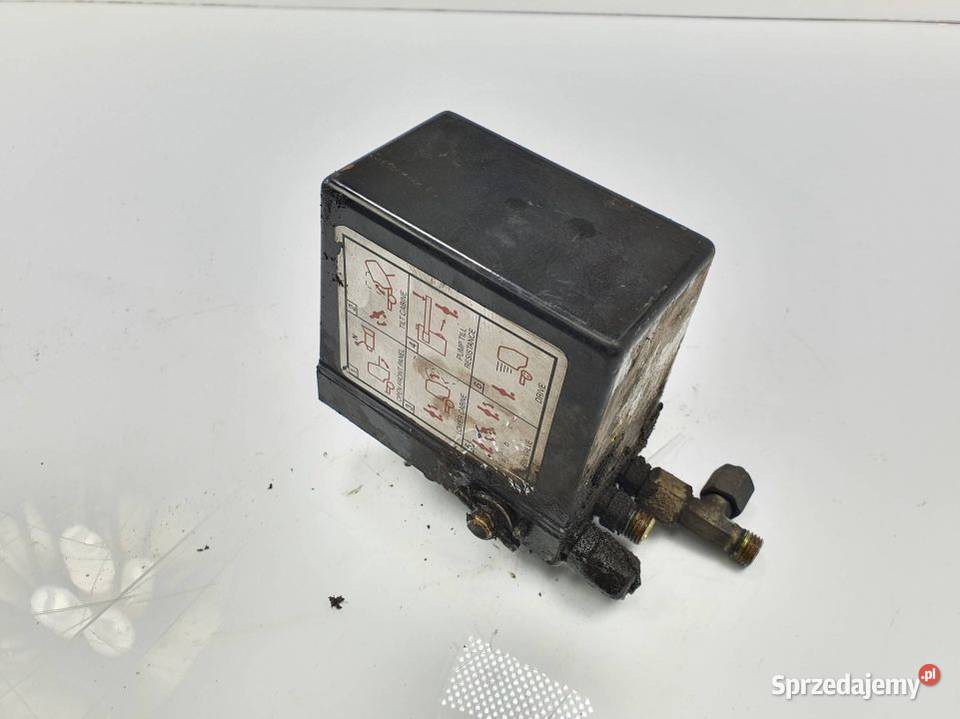 SIŁOWNIK PODNOSZENIA KABINY VOLVO FL 619 Lipno