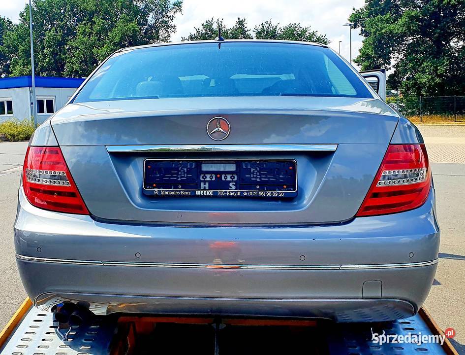 MERCEDES W204 SEDAN IZOLACJA BAGAŻNIKA Części samochodowe Radom
