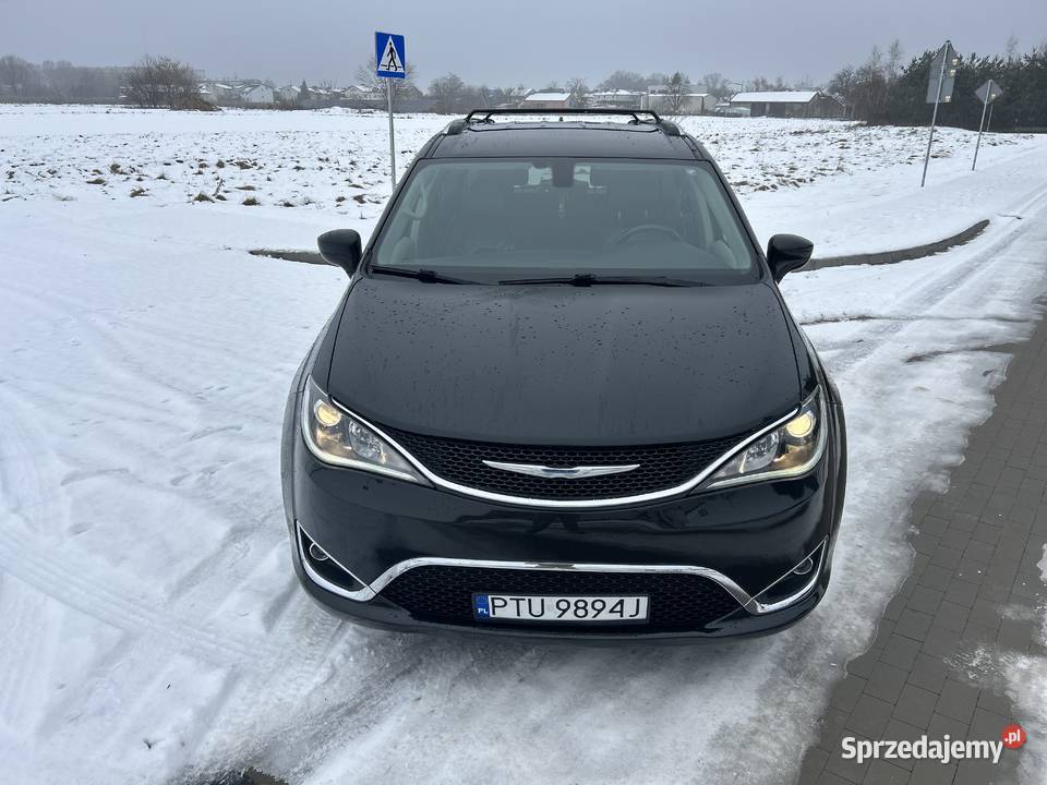 Chrysler Pacifica Turing L plus 36 v6 z 2017r Turek