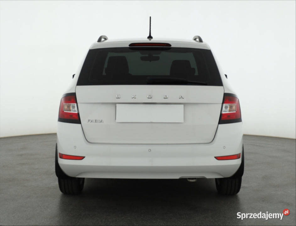 Skoda Fabia 10 TSI Samochody osobowe
