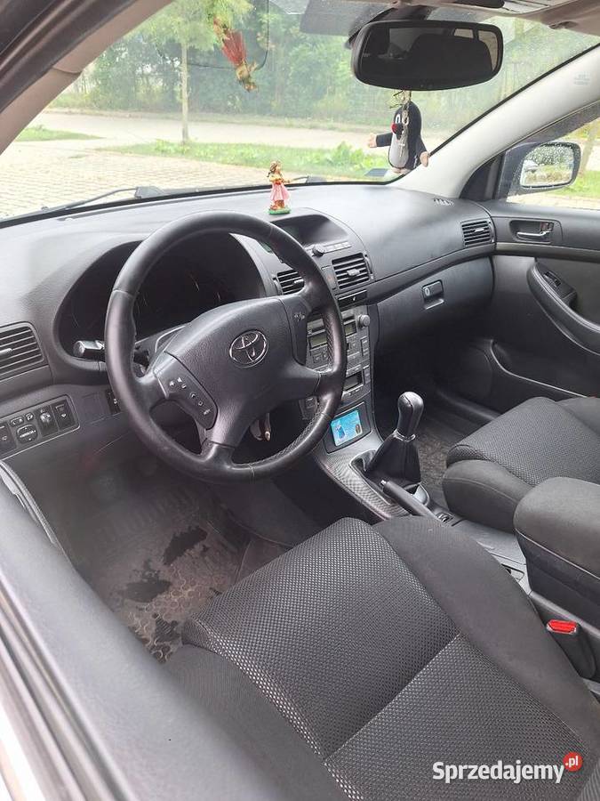 Toyota Avensis T25 18 benzyna pewny stan Łochów sprzedam