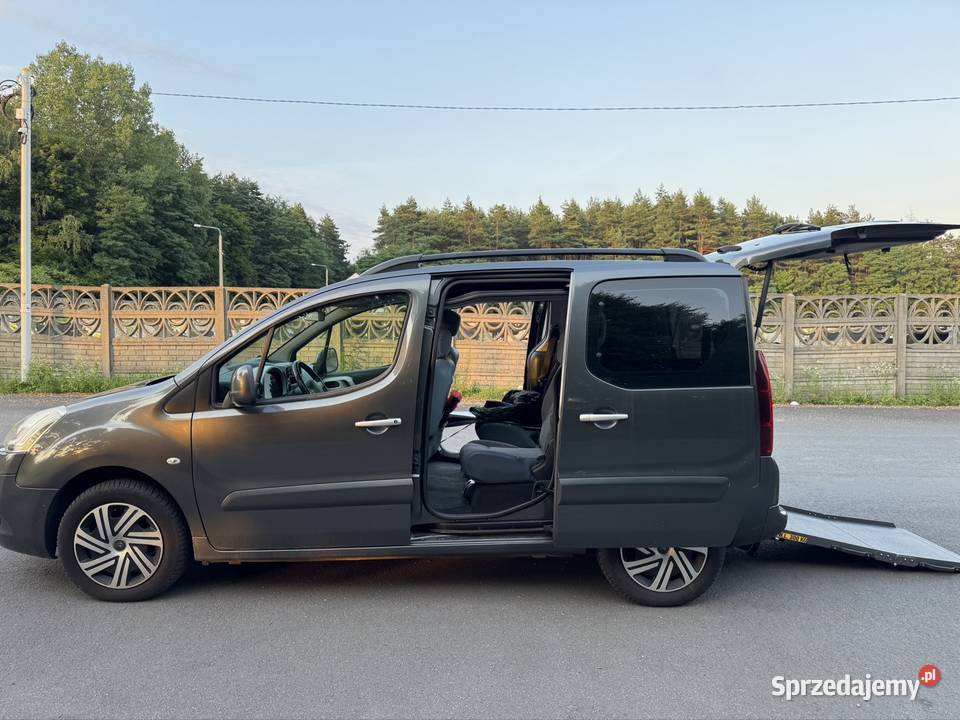 Citroen Berlingo Plus z platformą do wózka