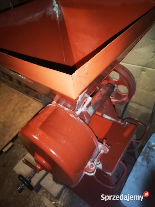 Śrutownik do zboża nieuszkodzony Grabków