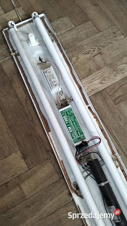 Lampa awaryjna lampa sufitowa świetlówkowa na Warszawa