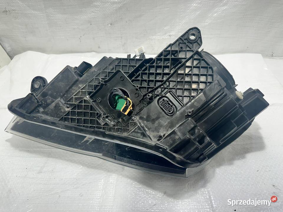 SKODA SUPERB III LAMPA PRZÓD PRAWA BIXENON LED Lampy przednie sprzedam
