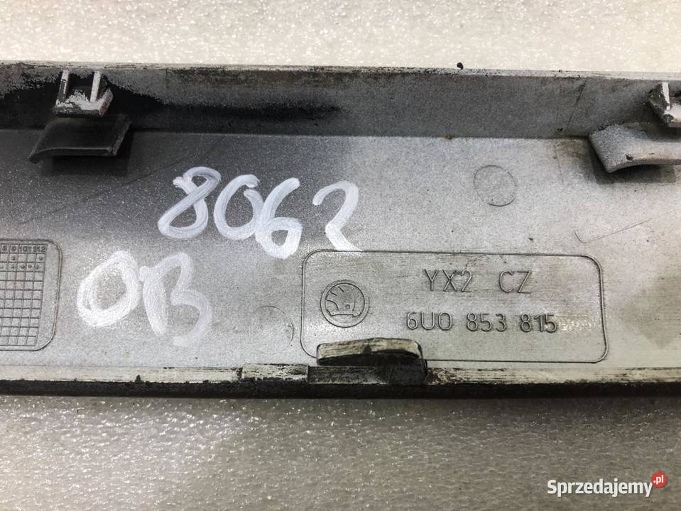 LISTWA POD LAMPĘ LEWY PRZÓD SKODA osobowe