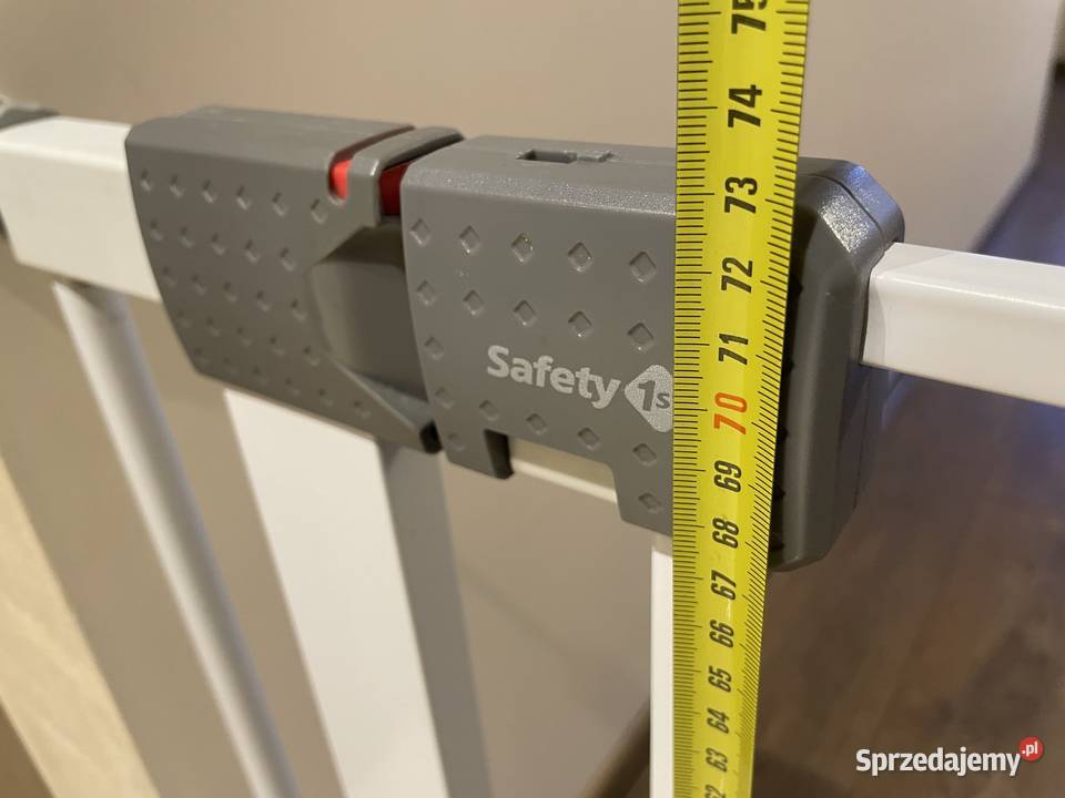 Bramka furtka zabezpieczająca dzieci i zwierząt