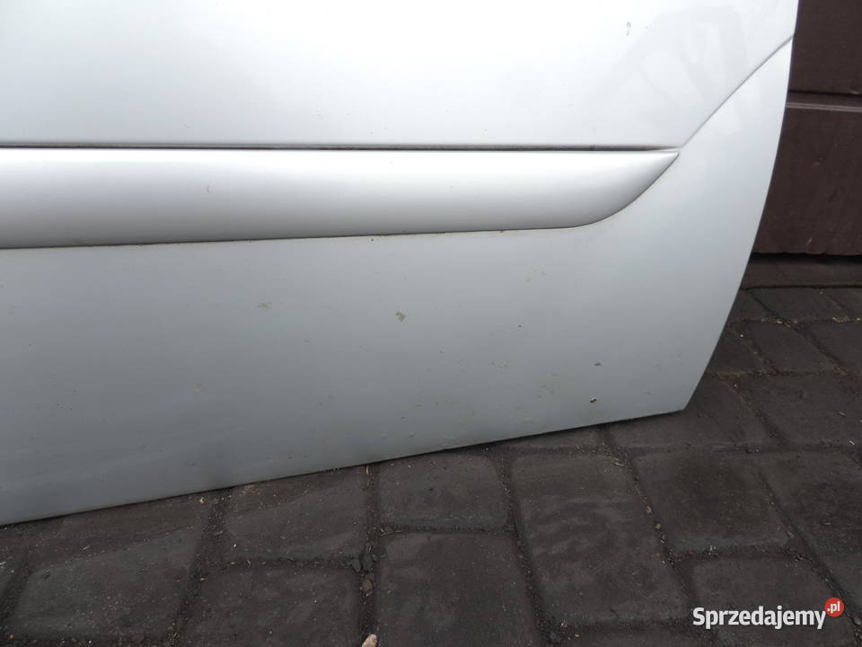 DRZWI PRAWY PRZÓD FORD FOCUS MK1 KOMBI KOLOR 08 Rok produkcji 2002 Nowy Sącz