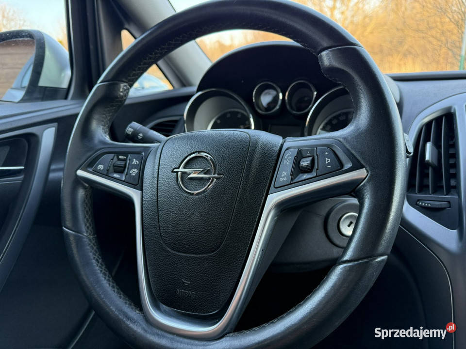 Opel Astra Sports Tourer Opel Astra 16 diesel kurtyny powietrzne Konradów sprzedam