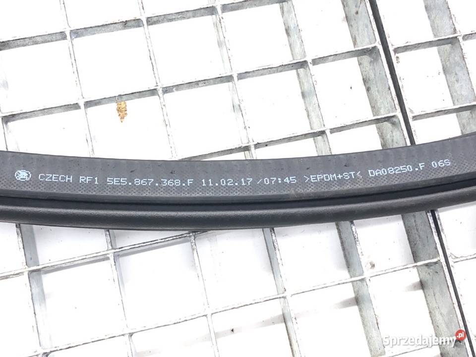 USZCZELKA DRZWI TYŁ PRAWA SKODA OCTAVIA III Motoryzacja