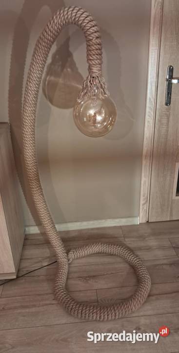 Lampa stojaca