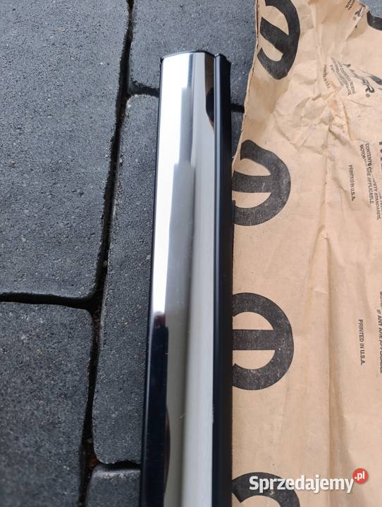 Chrysler 300C listwa ozdobna drzwi pomorskie Wejherowo