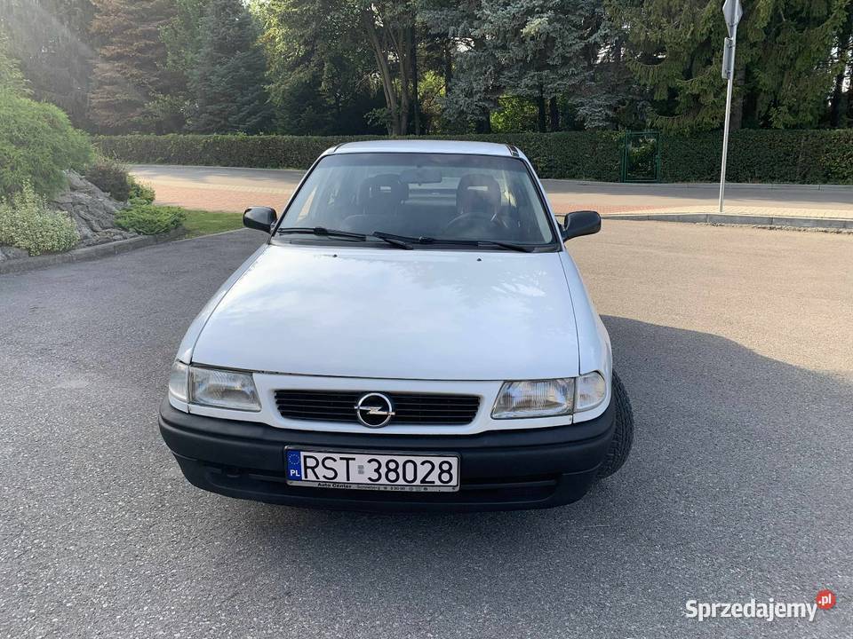 Opel Astra F 1995 14 benzyna 60 2200 do 4/5 Jarosław