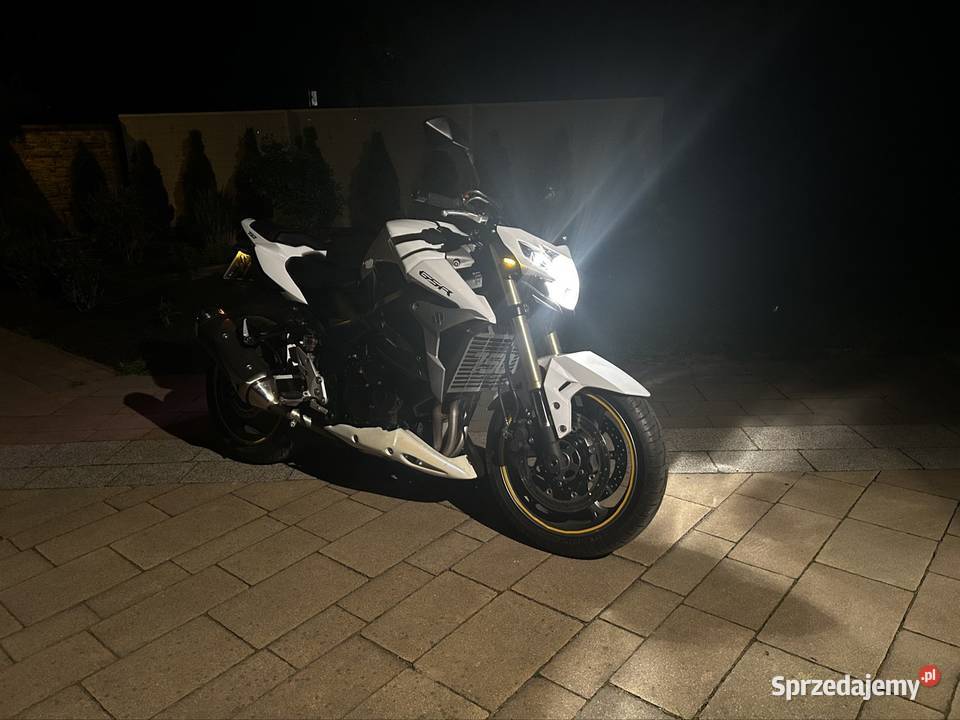 Suzuki GSR 750 benzyna
