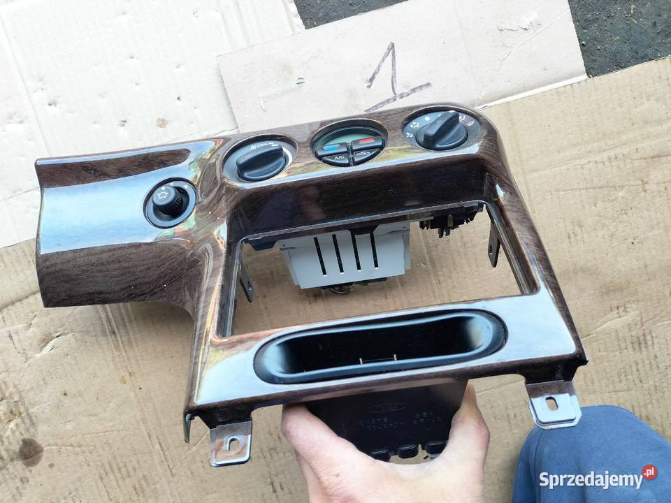 FORD MONDEO MK2 RAMKA RADIA PANEL NAWIEWU lubelskie