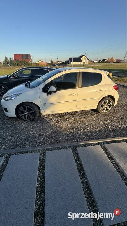 Peugeot 207 16 hdi 90 2010 wersja 99g biały 5