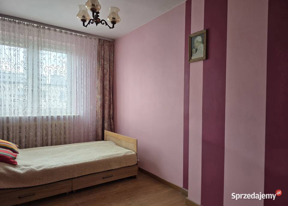 Mieszkanie 455m2 dwa pokoje kuchnia balkon Rok budowy 1970 Staszów