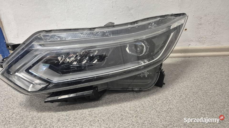 Lampay przednie Nissan Qashqai 2018 osobowe Warszawa