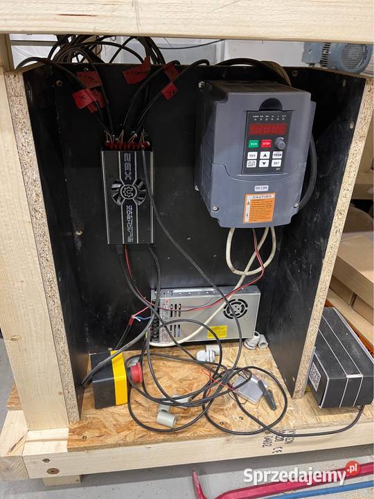Ploter CNC do drewna tworzywa QUEENBEE 1500x1500 Wieliczka