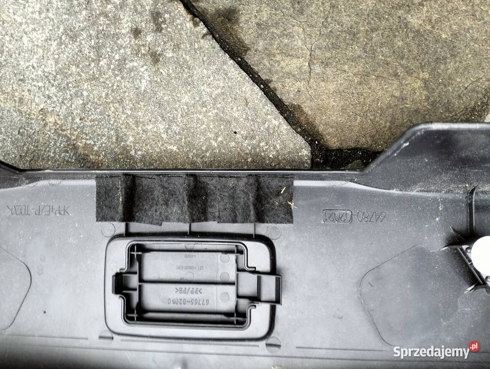Osłona klapy bagażnika Auris II kombi lift Gęsiniec sprzedam