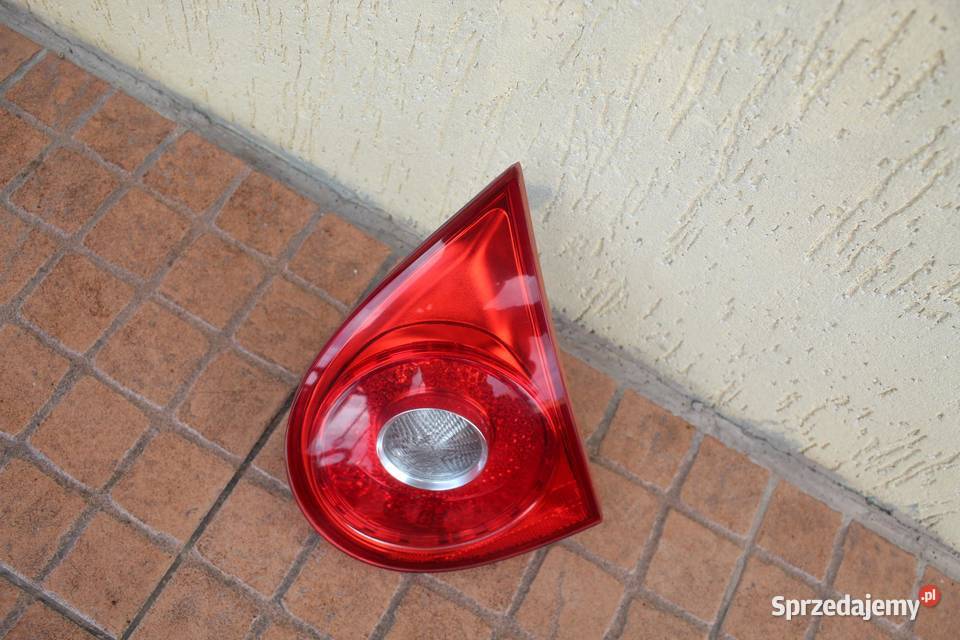 LAMPA KLAPY PRAWA PRAWY TYŁ VW GOLF V HB 3D