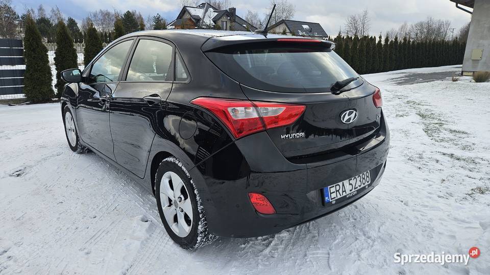 Hyundai i30 super stan bezwypadkowymały przebieg Radomsko sprzedam