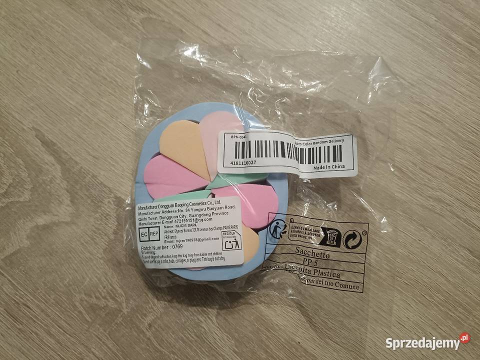 Wielokolorowe gąbki do makijażu w kształcie pomorskie sprzedam