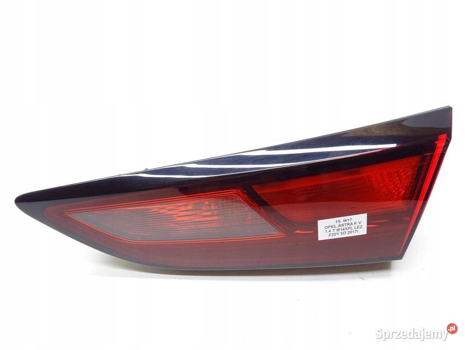 LAMPA PRAWA PRAWY TYŁ TYLNA W KLAPE OPEL ASTRA V