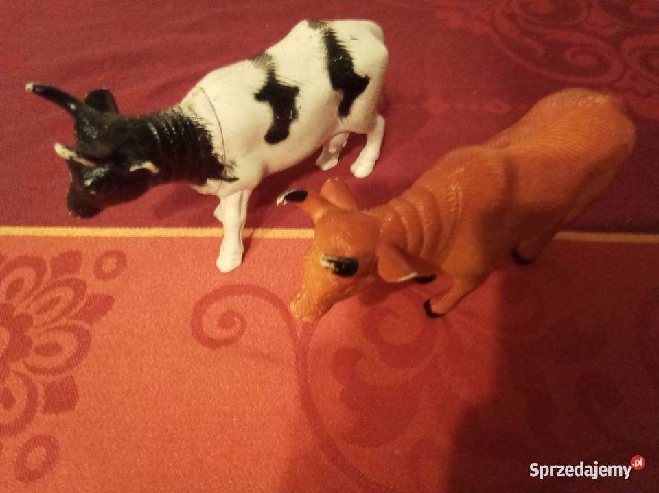 Krowy i pies figurki średniej wielkości Vintage Warszawa