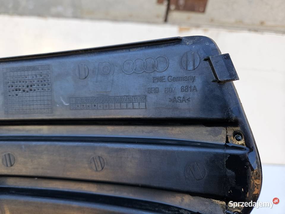 AUDI Q5 8R0 KRATKA LEWA ZDERZAKA PRZÓD