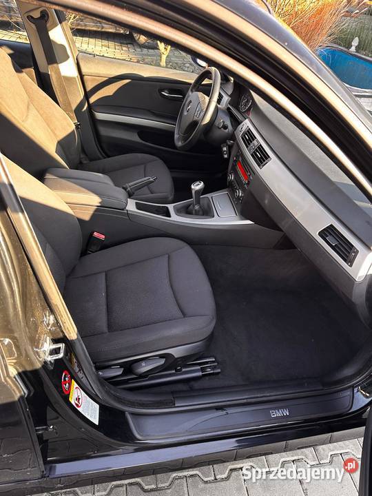 BMW 318i 20 TouringKombi Benzyna 2008 143KM Olesno