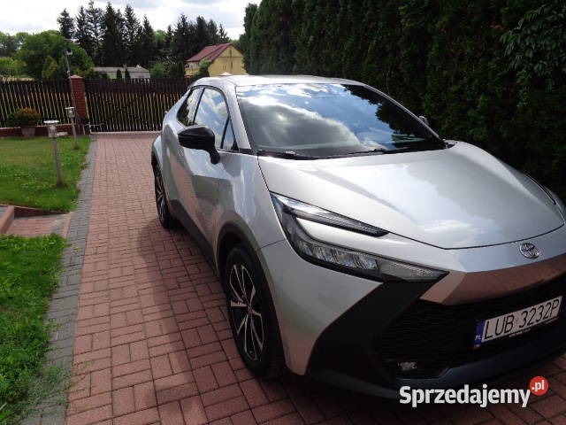 Toyota CHR nieuszkodzony Dominów