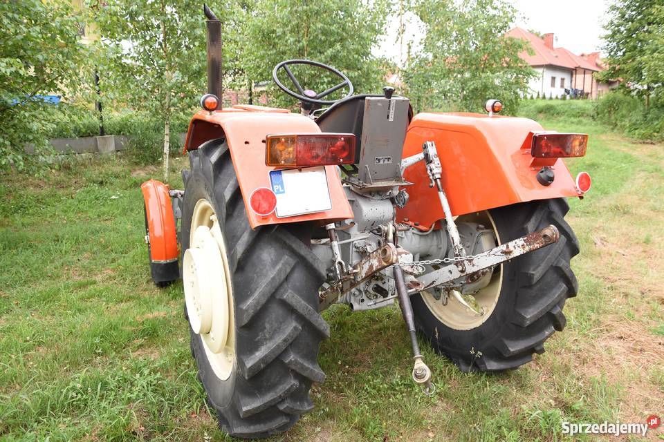 Ciągnik C330 nieuszkodzony