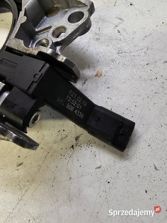 OBUDOWA USZCZELNIACZ WAŁU AUDI VW 20 05L103173 Przystajń sprzedam