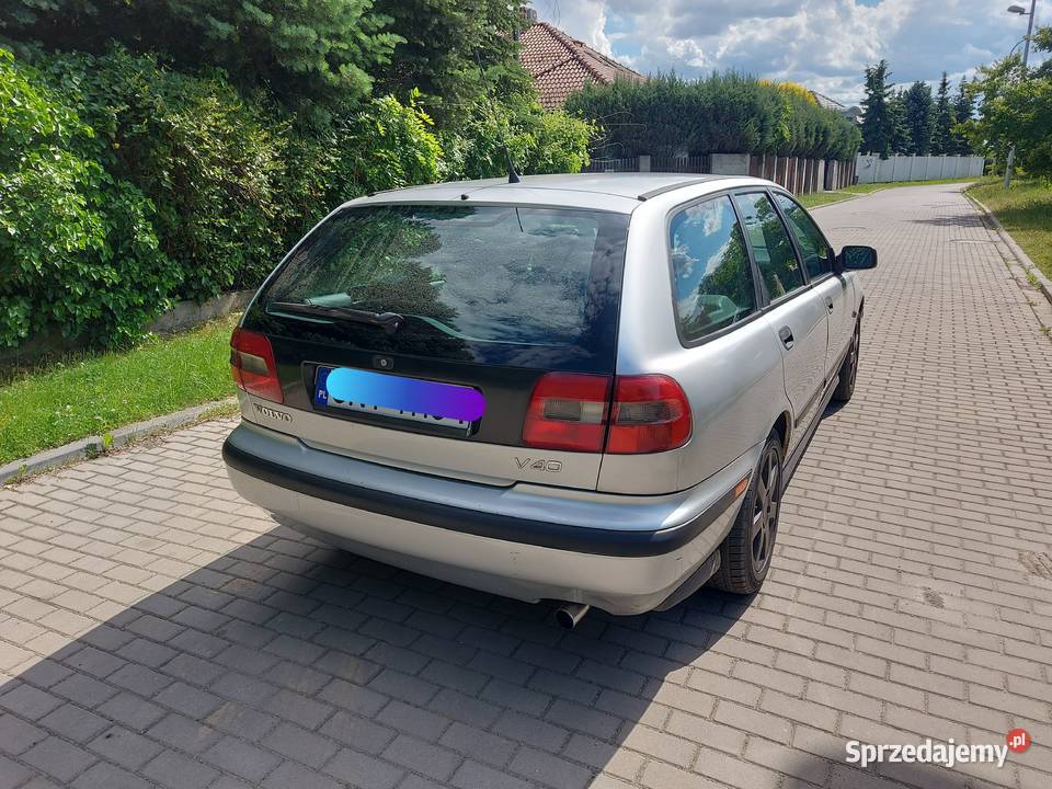 Sprzedam zadbane Volvo V40 18 benzyna Nysa