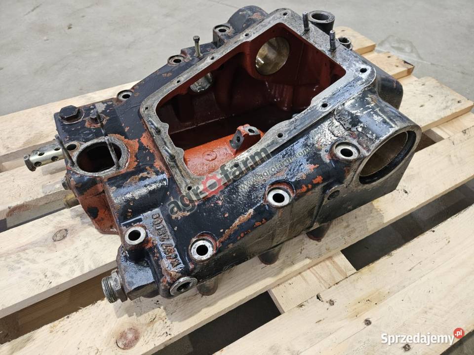 Obudowa podnośnika DeutzFahr Agrostar 661 Części i osprzęt rolniczy Byków