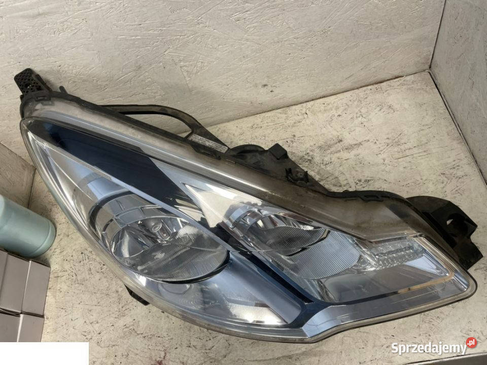 citroen c3 ds3 reflektor prawy przód Motoryzacja Kozubszczyzna