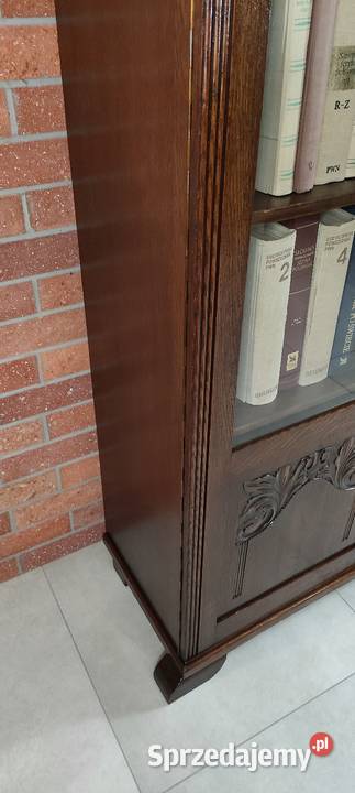 Piękna biblioteka witryna dębowa