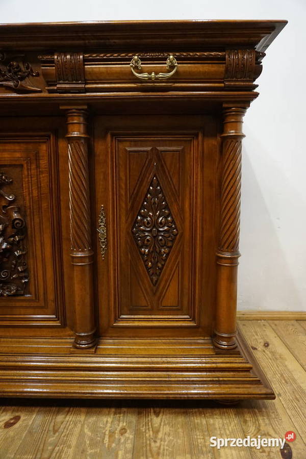 BOGATO RZEŹBIONA KOMODA TRZYDRZWIOWA ORZECH Niemcza