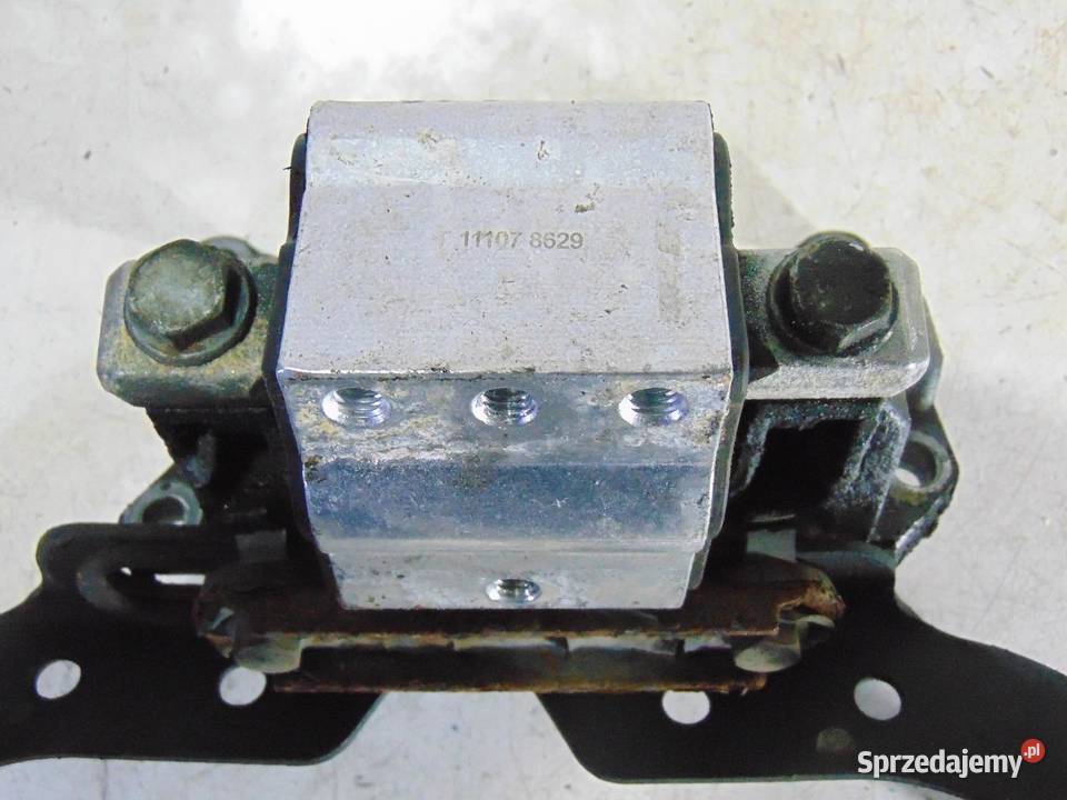 ŁAPA PODUSZKA SKRZYNI MERCEDES W211 32