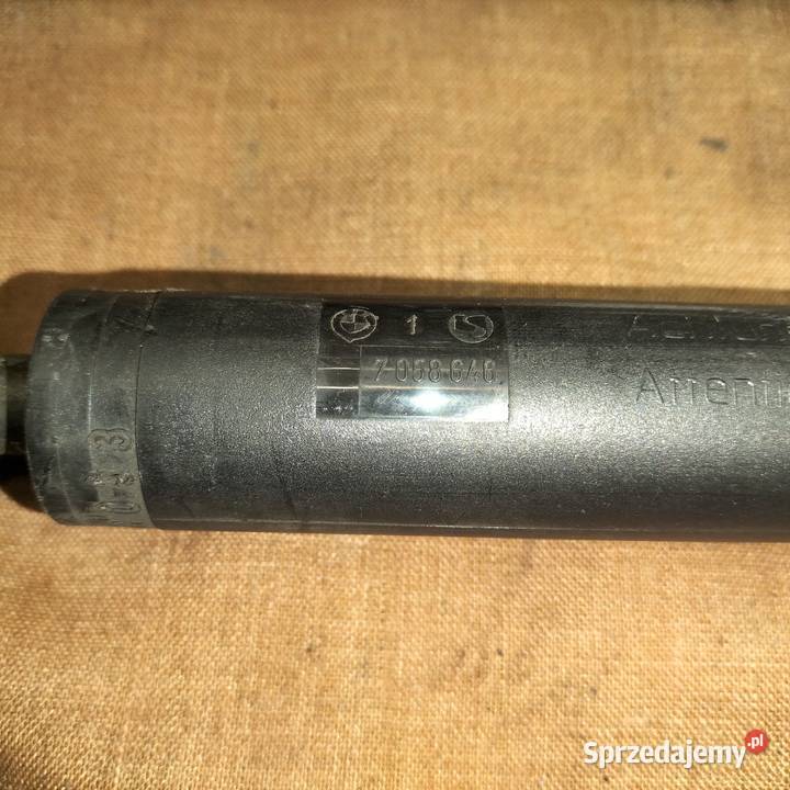 Siłowniki pokrywy bagażnika BMW E65 E66 śląskie Poręba