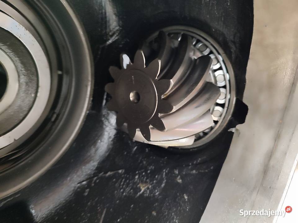 Dyferencjał 33X12 obudowa mostu VALTRA N121